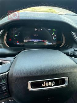 جیپ گراند شیرۆکی